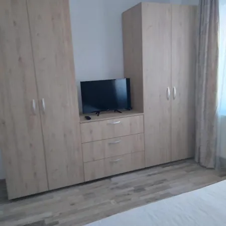 Ema 13 Apartment *
